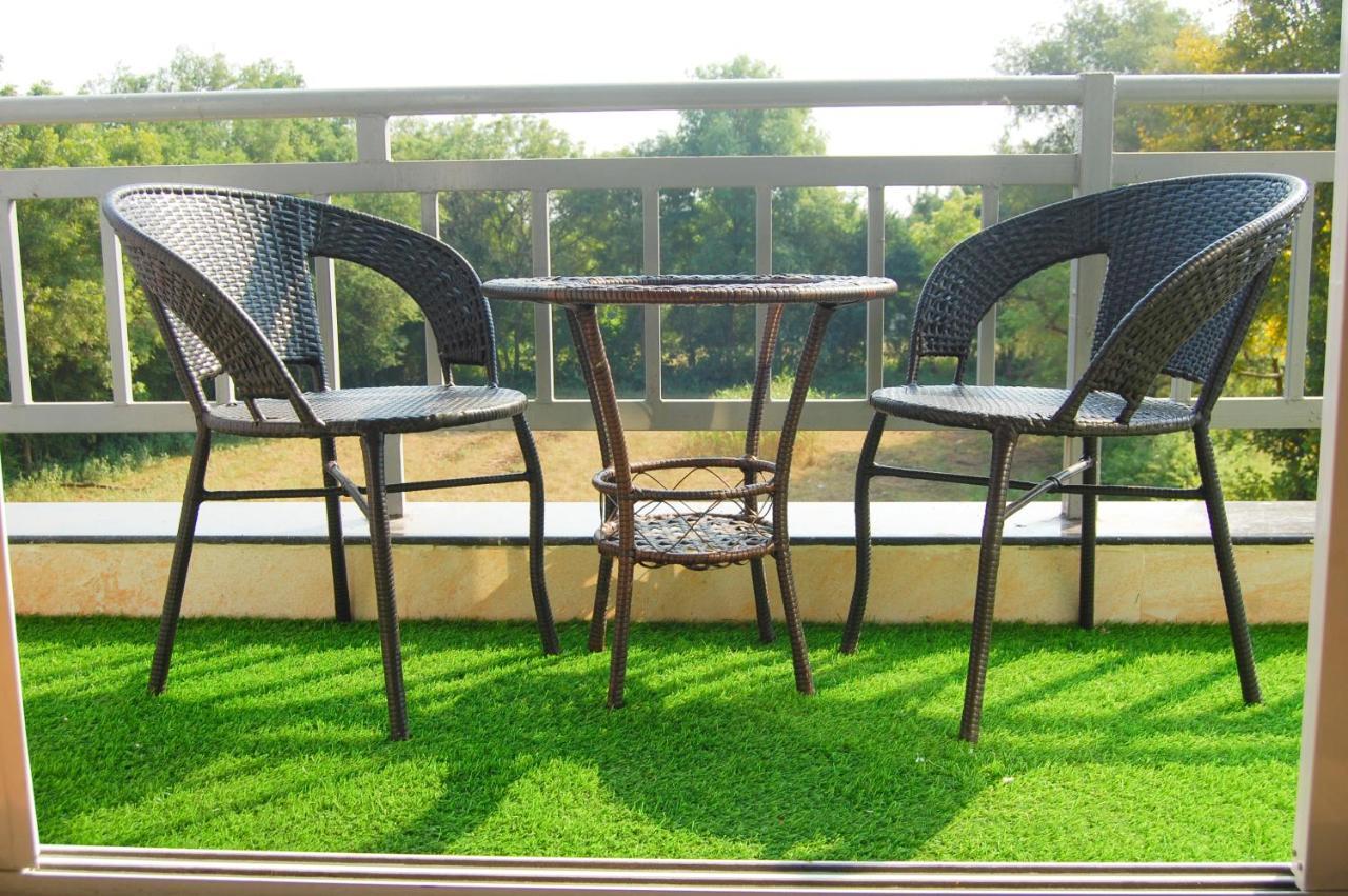 Krishna Riverside Resort Vasad Exterior foto