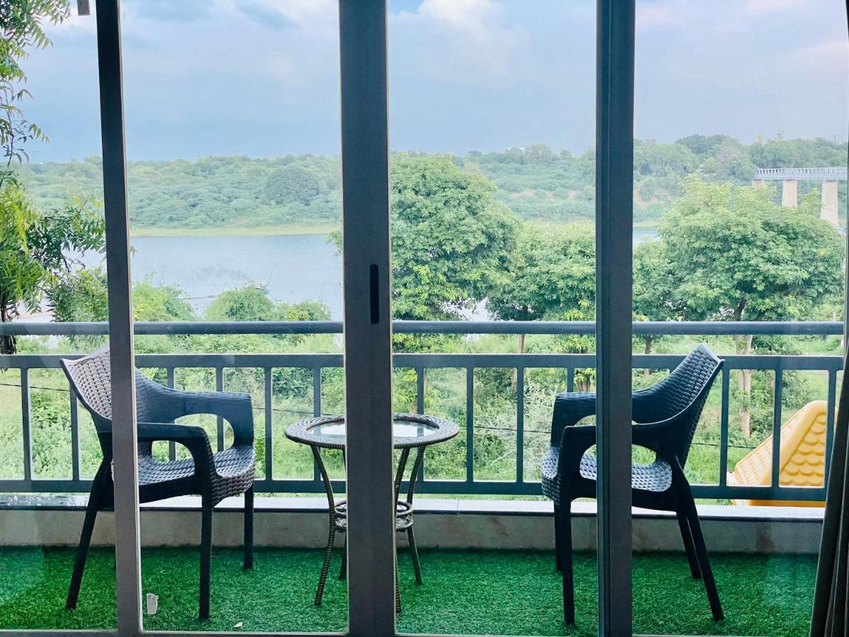 Krishna Riverside Resort Vasad Exterior foto