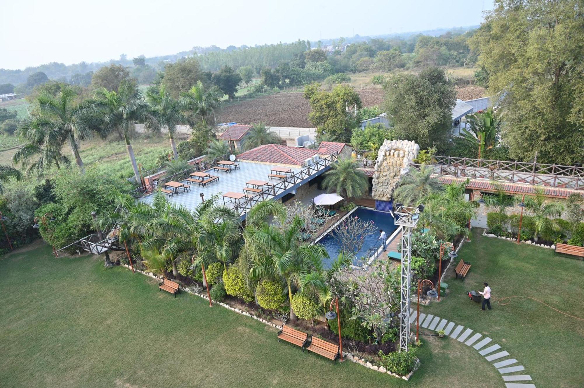 Krishna Riverside Resort Vasad Exterior foto