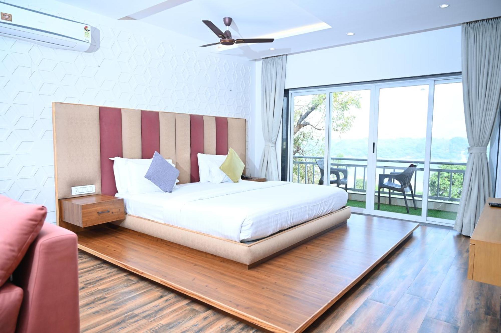 Krishna Riverside Resort Vasad Exterior foto